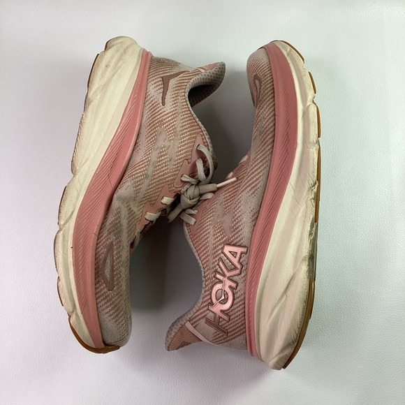 HOKA ONE ONE Clifton 9 Womens Shoes Size 9.5 Color: Sandstone/Cream main image 8
